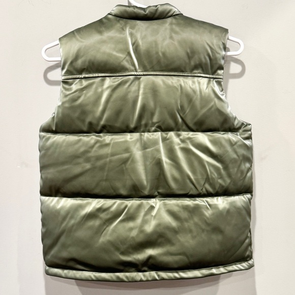 Forever 21 Shiny Green Puffer Vest Waterproof Pockets Kids Girl’s Size 14 NWT - Picture 3 of 9